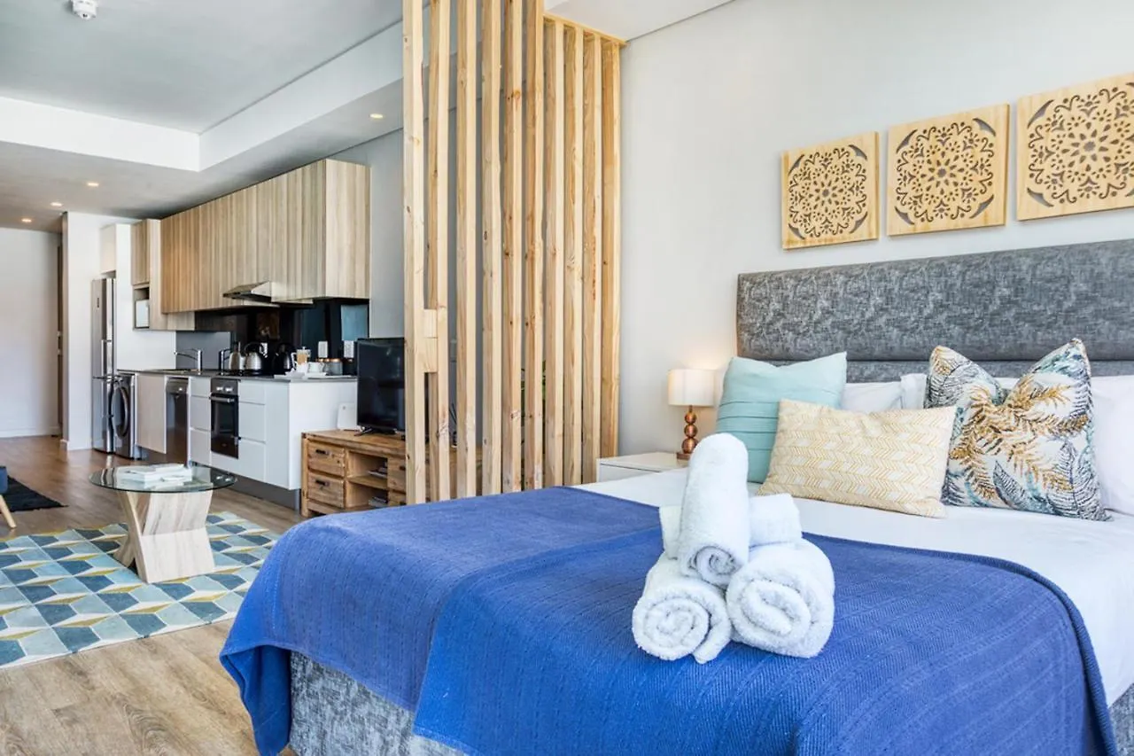 Elegant Modern Apartment Near Table Mountain Cape Town